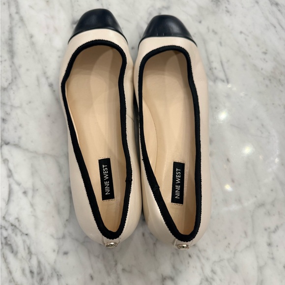 NEW Nine West Black and Cream Women's Flats Size 9 - Picture 4 of 8